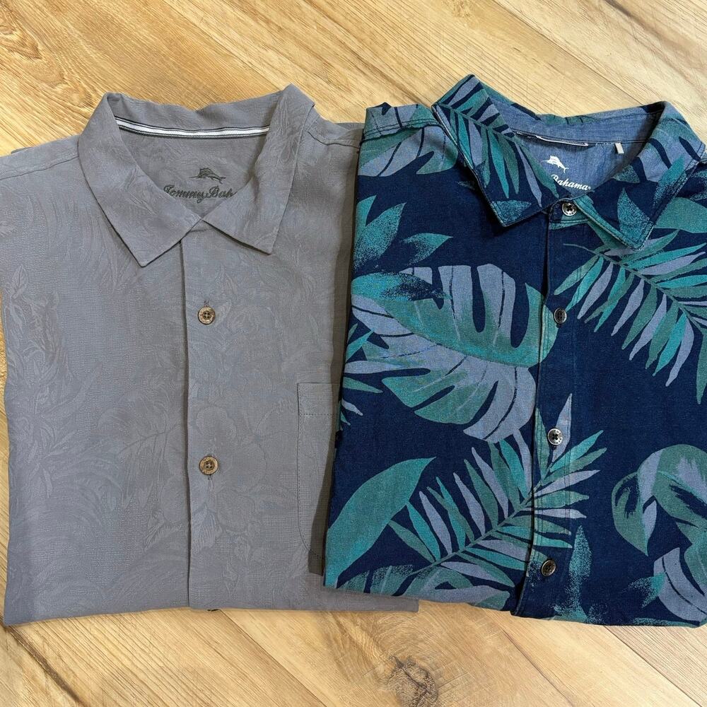 Bundle of 2 Tommy Bahama Men’s Short Sleeve Button up Grey Navy size XL